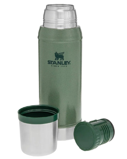 Hammertone Green coloured Stanley Classic Legendary Bottle 0.75L on white background #colour_hammertone-green