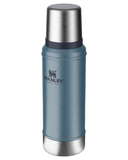 Hammertone Lake coloured Stanley Classic Legendary Bottle 0.75L on white background #colour_hammertone-lake
