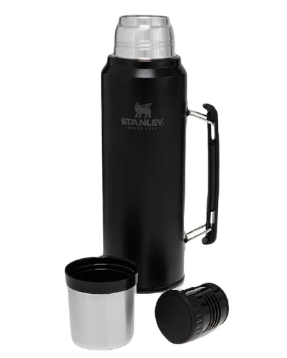 Matte Black Pebble coloured Stanley Classic Legendary  Bottle 1.0L on white background #colour_matte-black-pebble