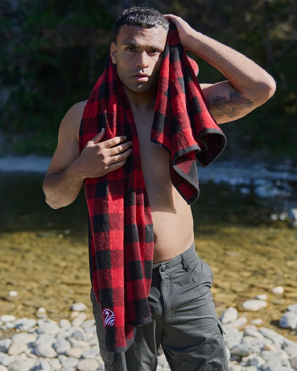 Olive Coloured Swanndri Mens Lawson Walk Shorts on pond background #colour_olive