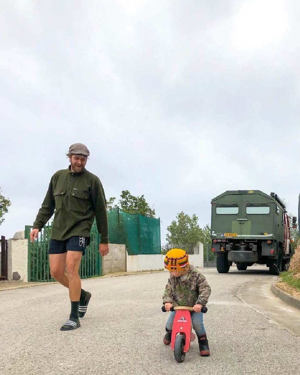 Olive Coloured Swazi Back 40 Shirt on street background #colour_olive