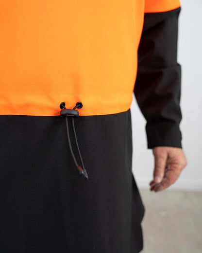 Blaze Black Swazi Mens Huron Anorak on wall background #colour_blaze-black