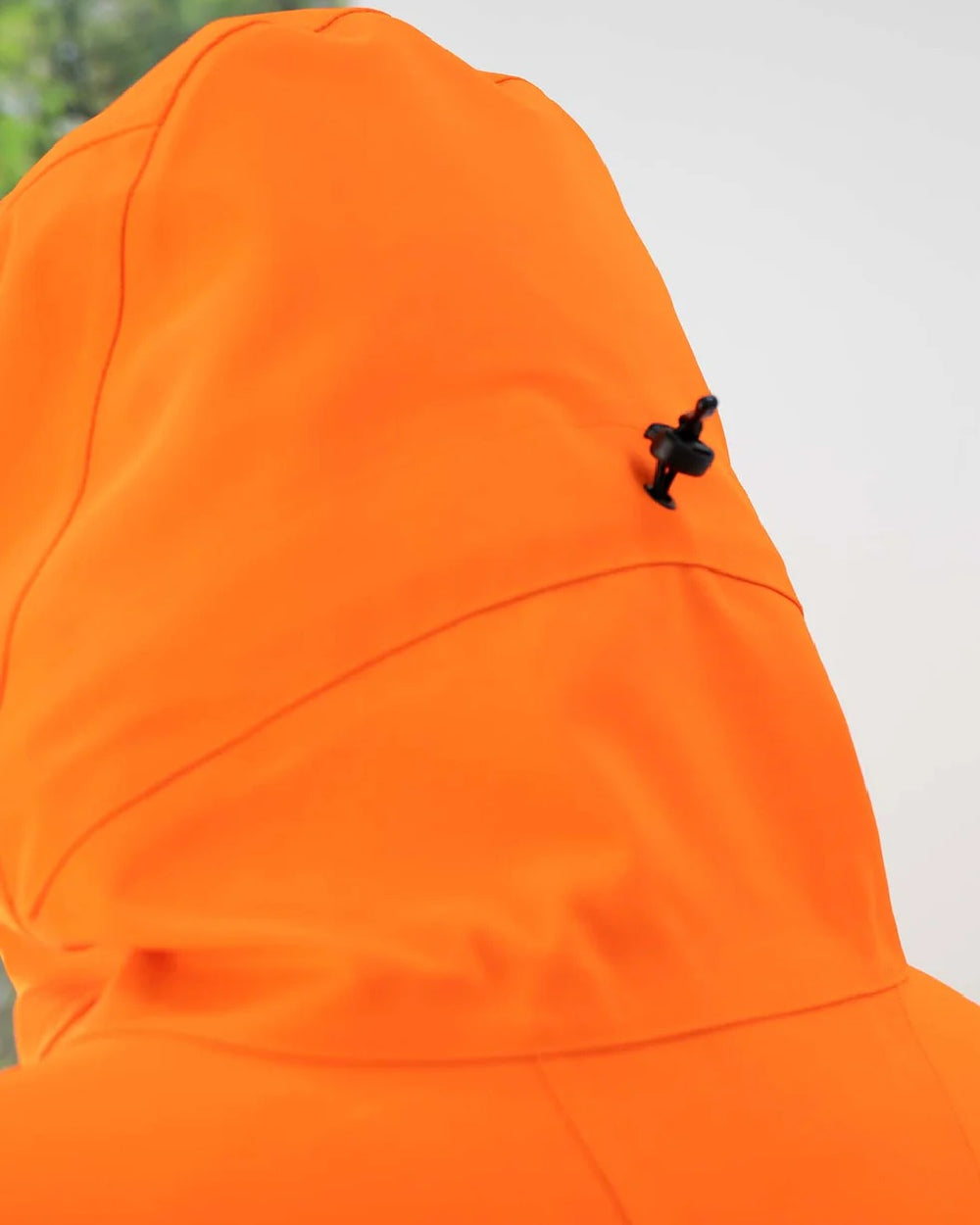 Blaze Black Swazi Mens Huron Anorak on wall background #colour_blaze-black