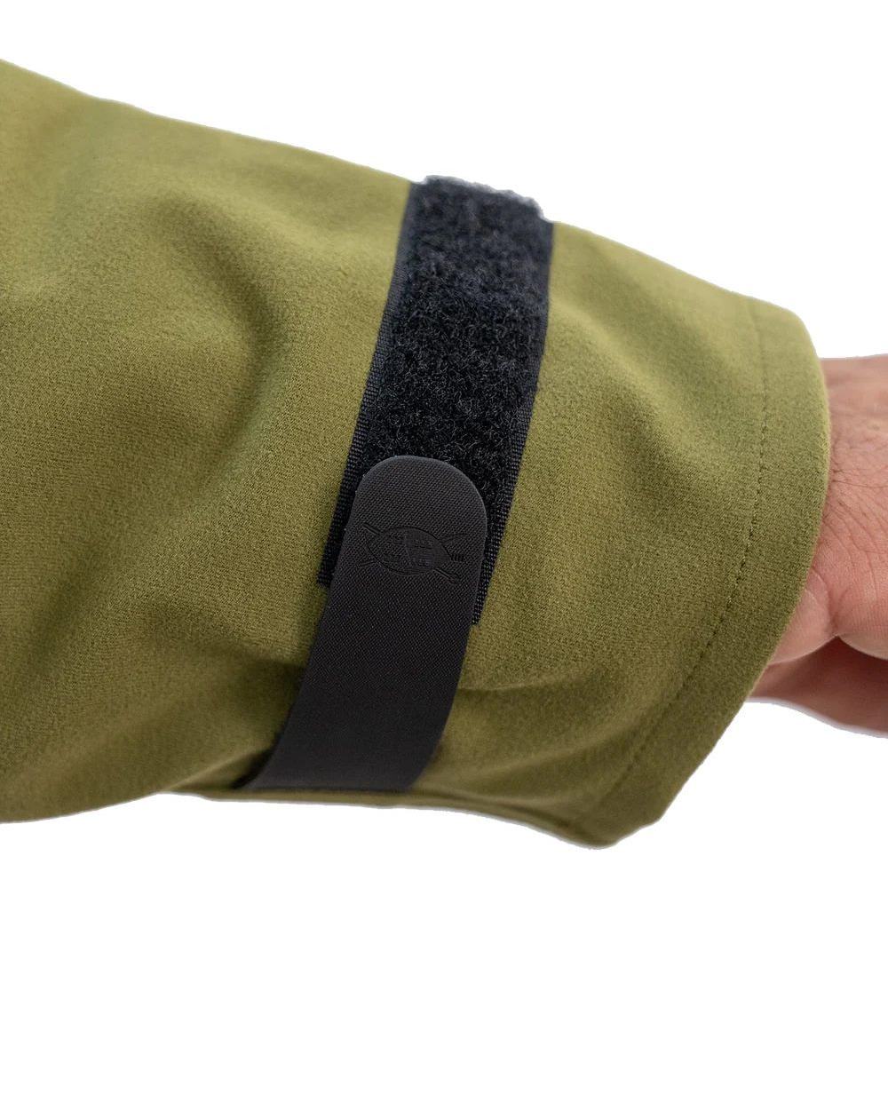 Tussock Green Coloured Swazi Tahr Xp Smock on white background #colour_tussock-green