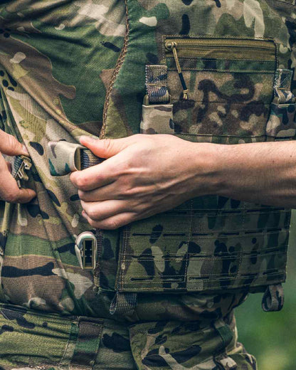 VCAM Coloured Viper VX Buckle Up Carrier Gen2 on blurry background #colour_vcam