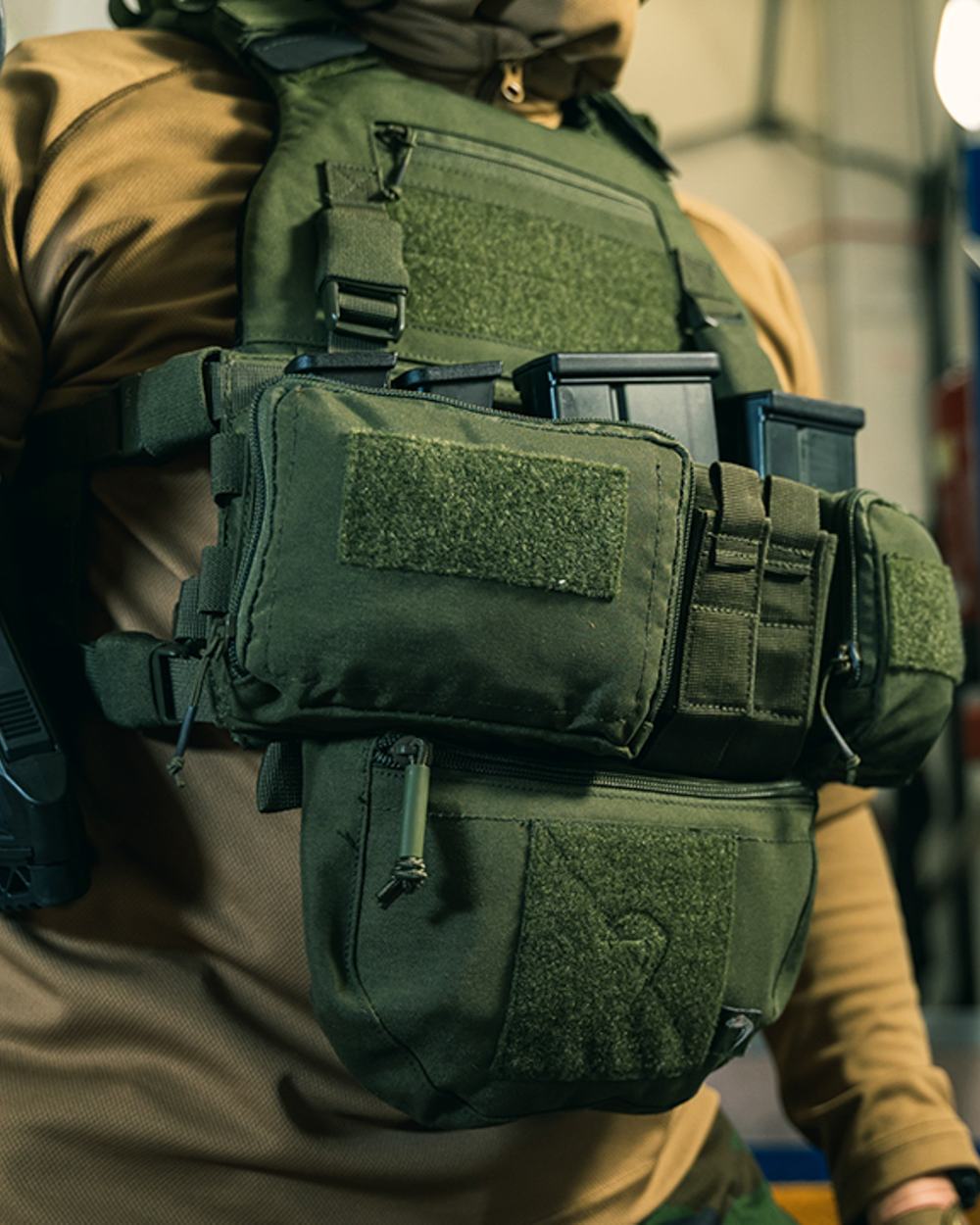 Green Coloured Viper VX Multi Weapon System Set on blurry background #colour_green
