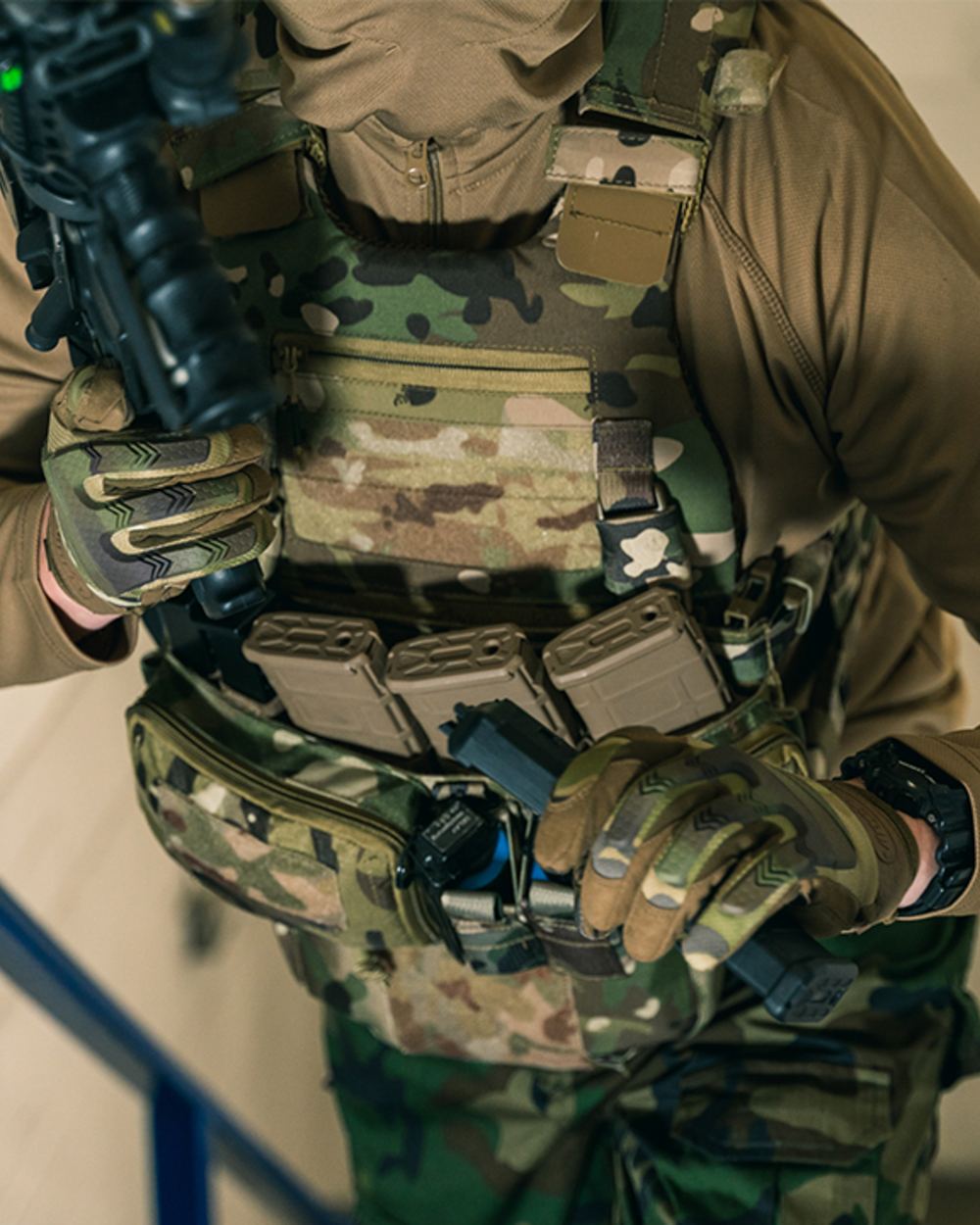 VCAM Coloured Viper VX Multi Weapon System Set on blurry background #colour_vcam