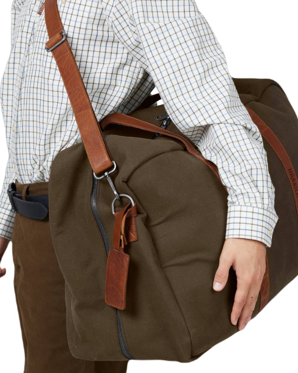 Warm Olive Coloured Harkila Weekend Bag on white background #colour_warm-olive
