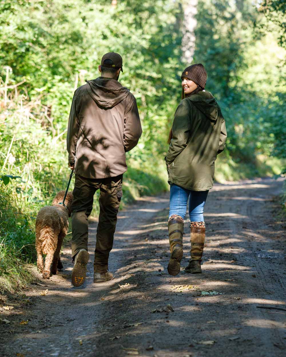 Brown coloured Jack Pyke Merino Wool Beanie on Mucky Trail Background #colour_brown