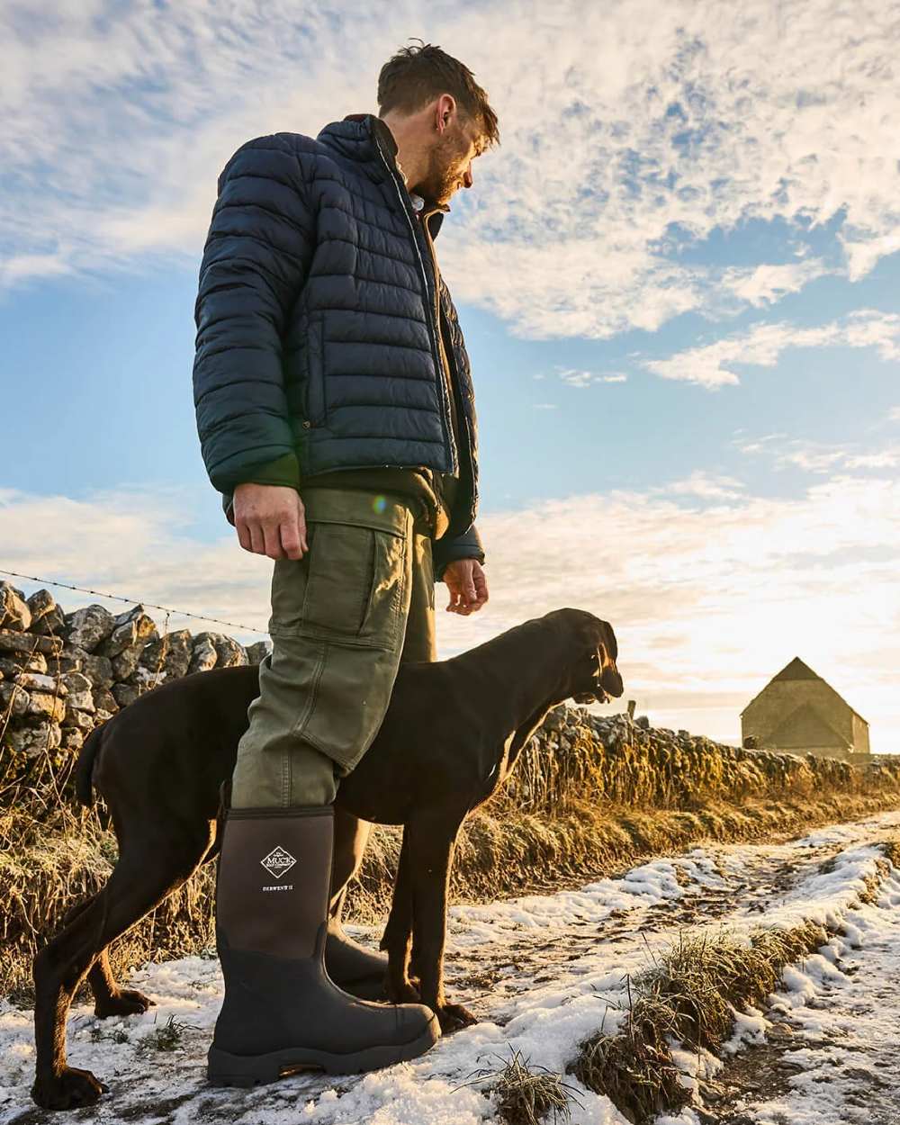 Bark Coloured Muck Boots Derwent II Wellingtons On A Hill Background #colour_bark