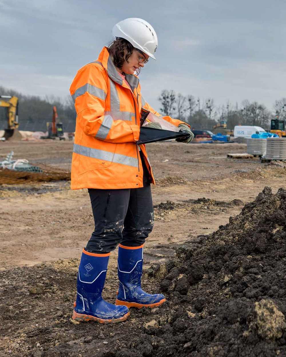 Blue Orange Coloured Muck Boots Womens Grit S5 Tall Boots on White Background
#colour_blue-orange