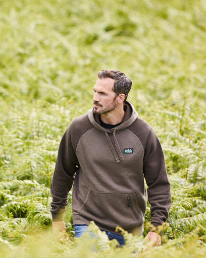 Light Bark Coloured Ridgeline North Island Hoodie on outdoor background #colour_light-bark